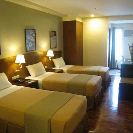 Fersal Hotel Kalayaan, Quezon City Zewnętrze zdjęcie