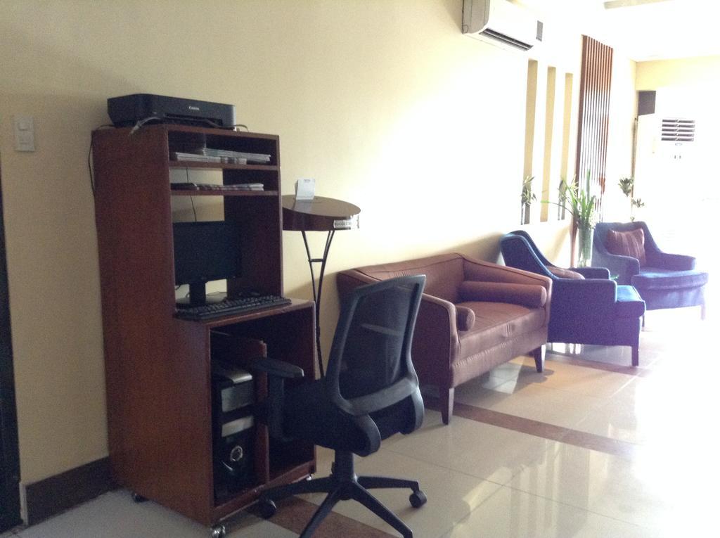 Fersal Hotel Kalayaan, Quezon City Zewnętrze zdjęcie